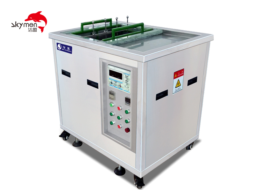 橡膠模具臟了怎么清洗？用電解超聲波橡膠模具清洗機(jī)輕松搞定